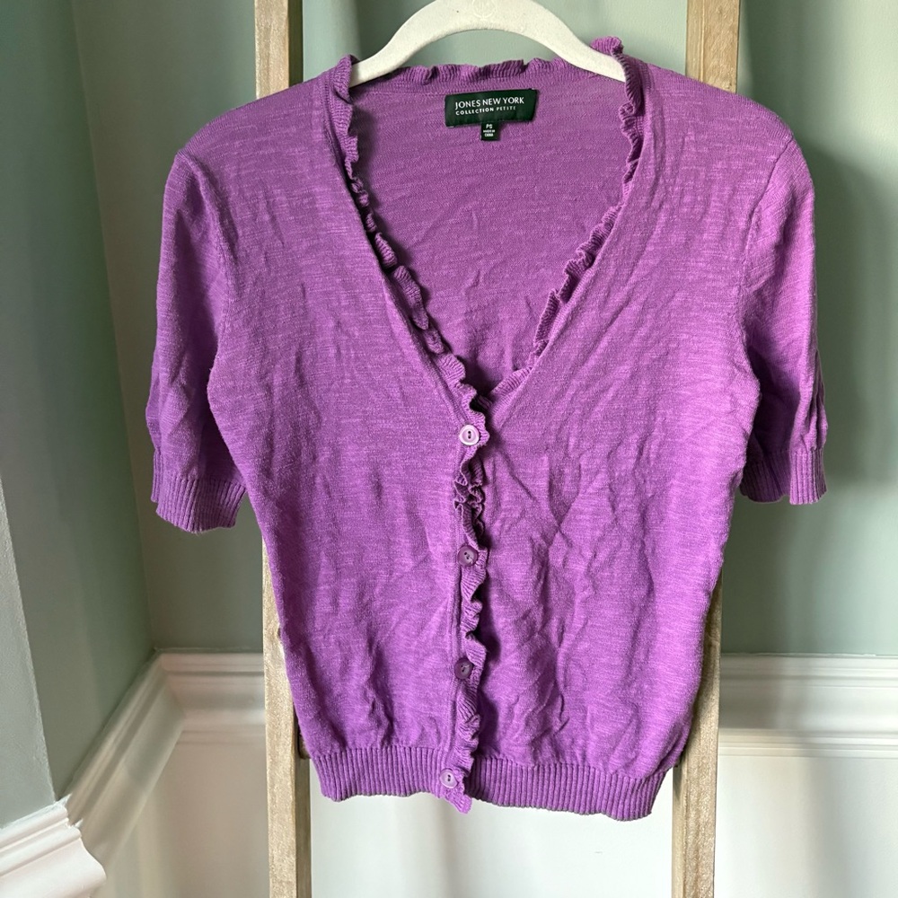 Jones New York Purple Ruffle Short Sleeve Cardigan Size Petite Small - 1751